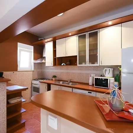 With A Parking Space - 13550 * Zára