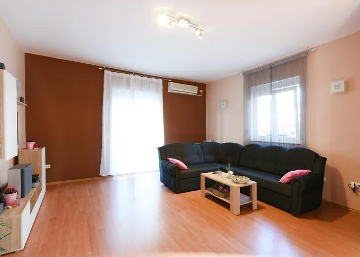 With A Parking Space - 13550 דירה *